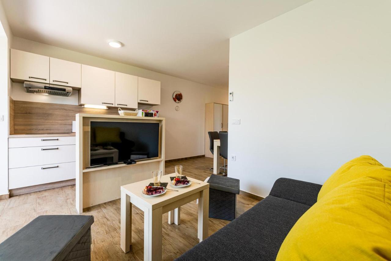 Apartmaji Banonia Veržej Exteriör bild