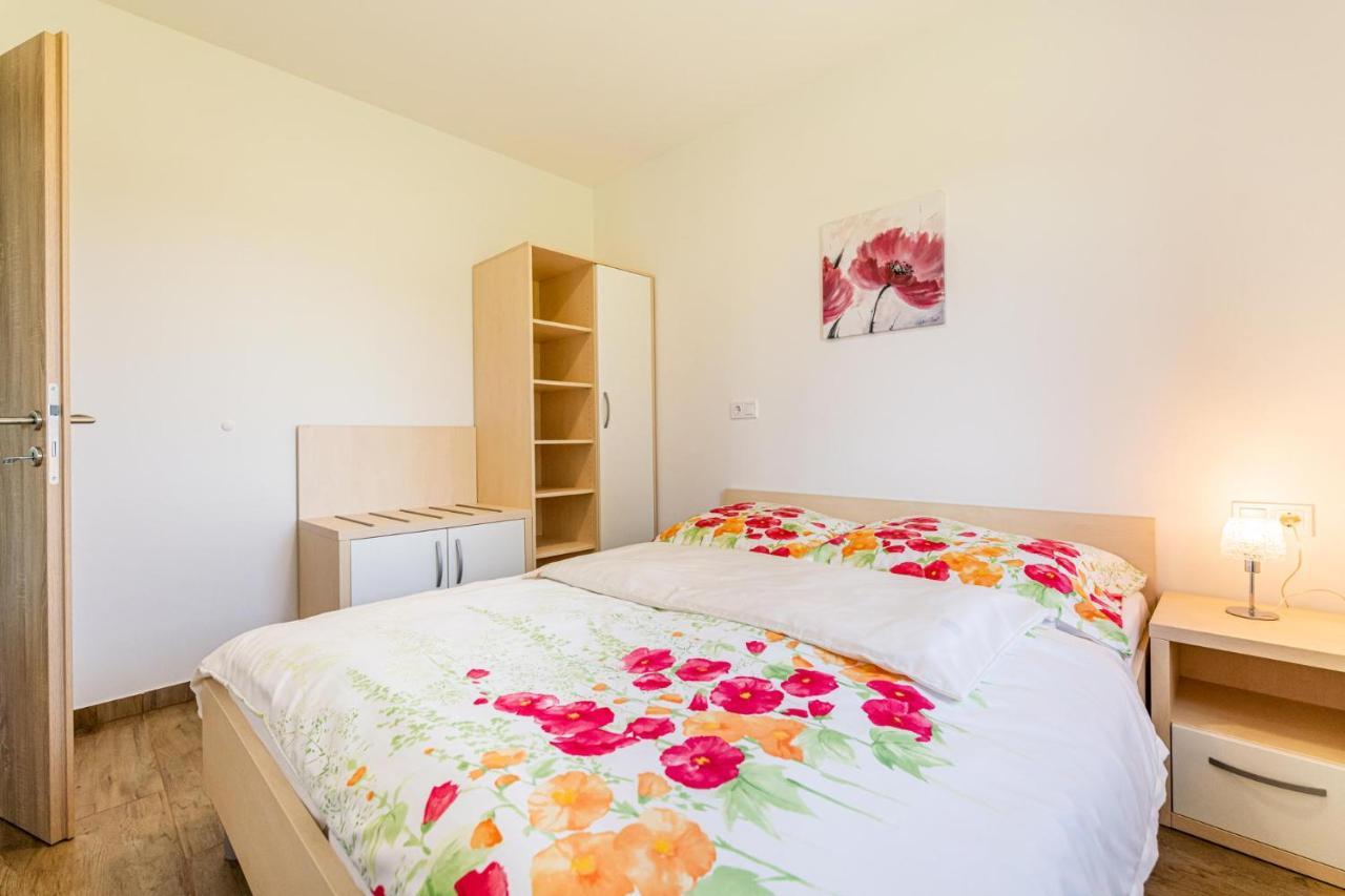 Apartmaji Banonia Veržej Exteriör bild